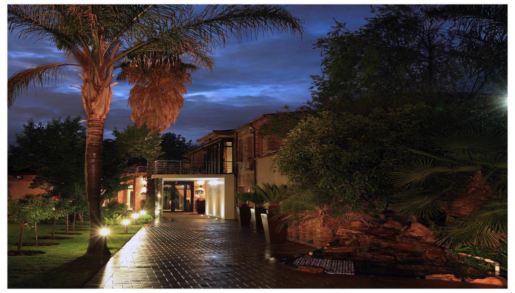 The Destiny Hotel Johannesburg Buitenkant foto